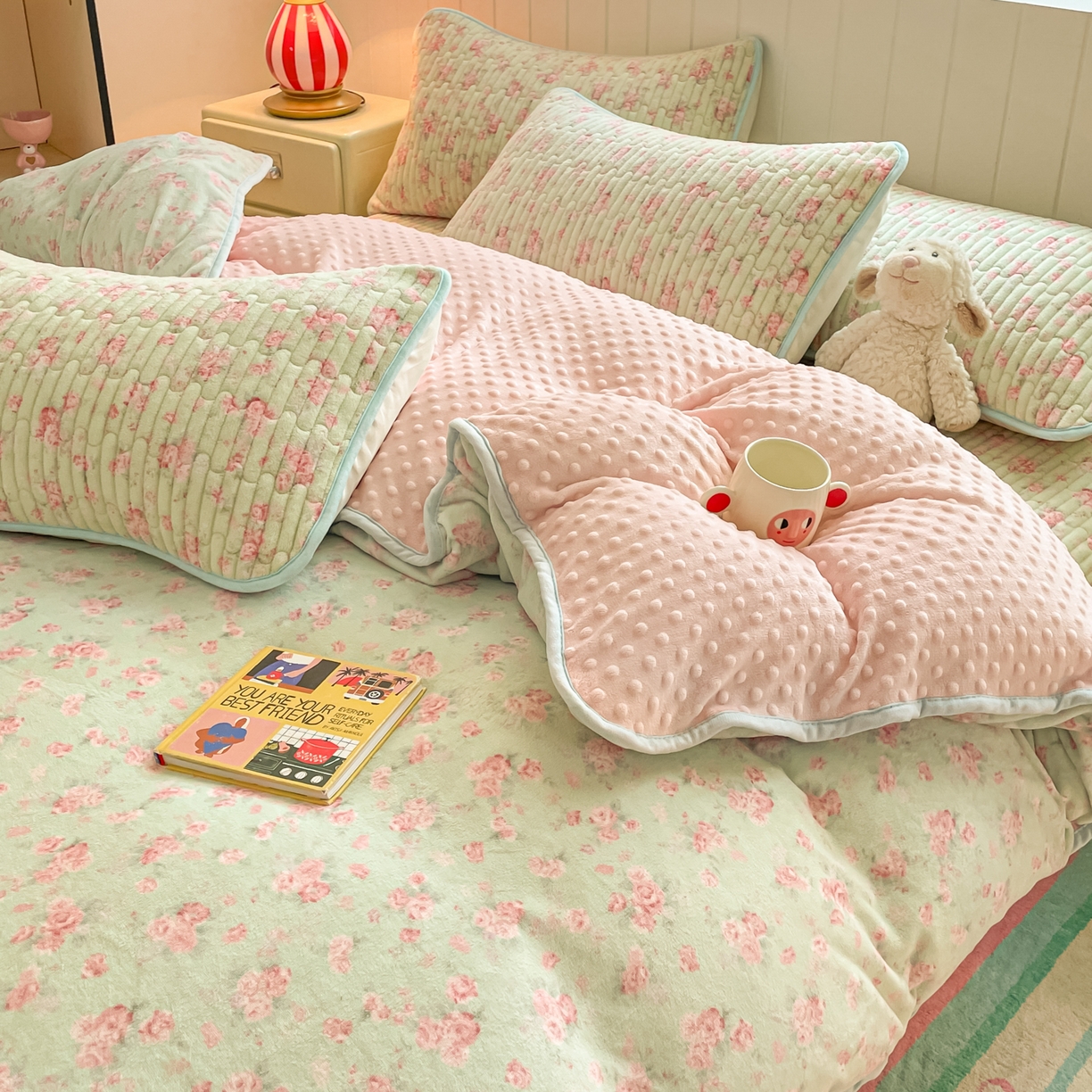 91家纺网 家纺一手货源 找家纺 贝扬思家纺 2025新款高克重牛奶绒豆豆被套床盖四件套-悦心系列 悦心-青提奶泡