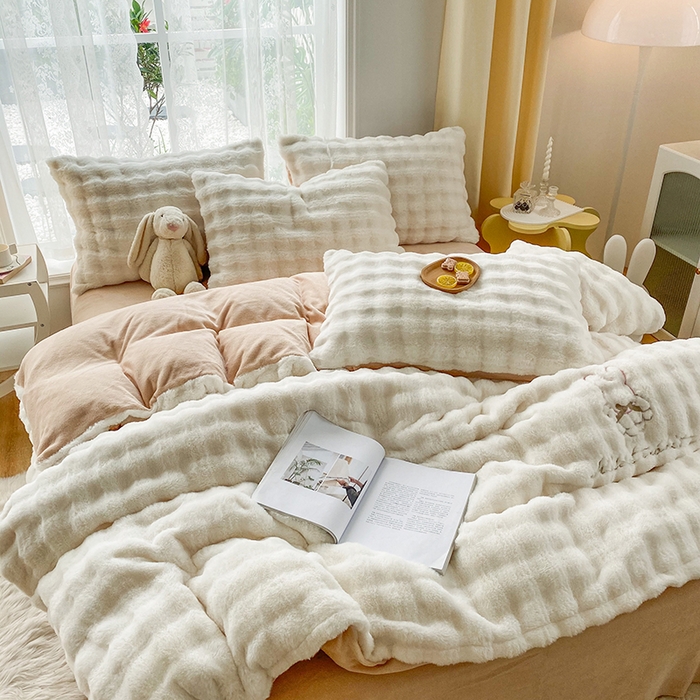 91家纺网 家纺一手货源 找家纺 潮邦创意家居 2025新款小米兔泡泡兔绒保暖四件套 米兔白