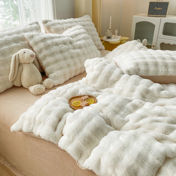 91家纺网 家纺一手货源 找家纺 潮邦创意家居 2025新款小米兔泡泡兔绒保暖四件套 米兔白