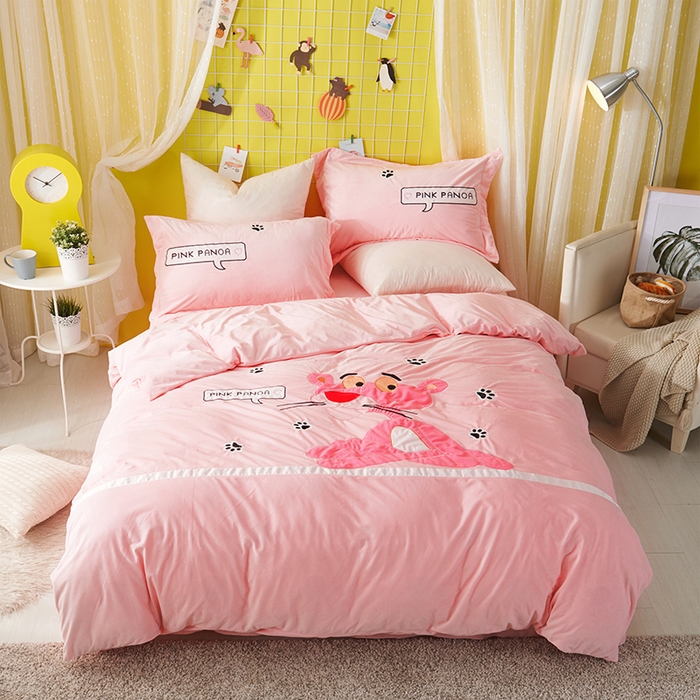 梵克保罗 2025新款婴儿绒原创绣花卡通学生三件套四件套 粉红豹-玉