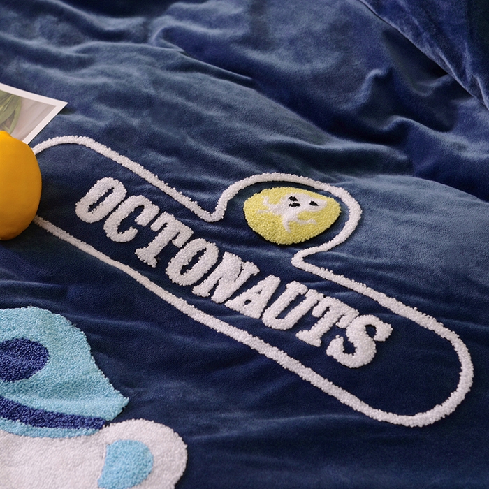 91家纺网 家纺一手货源 找家纺 梵克保罗 2025新款婴儿绒原创绣花卡通学生三件套四件套 海底小纵队-深蓝