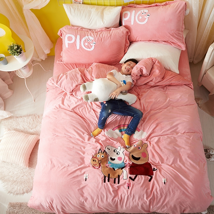 91家纺网 家纺一手货源 找家纺 梵克保罗 2025新款婴儿绒原创绣花卡通学生三件套四件套 小猪佩奇-玉