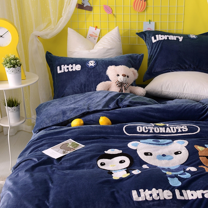 91家纺网 家纺一手货源 找家纺 梵克保罗 2025新款婴儿绒原创绣花卡通学生三件套四件套 海底小纵队-深蓝