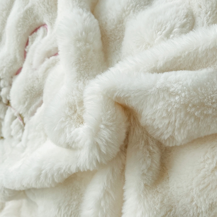 91家纺网 家纺一手货源 找家纺 潮邦创意家居 2025新款小米兔泡泡兔绒保暖四件套 米兔白