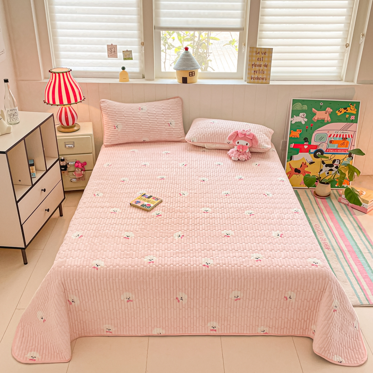 91家纺网 家纺一手货源 找家纺 贝扬思家纺 2025新款高克重牛奶绒豆豆被套床盖四件套-悦心系列 悦心-绒绒小狗粉