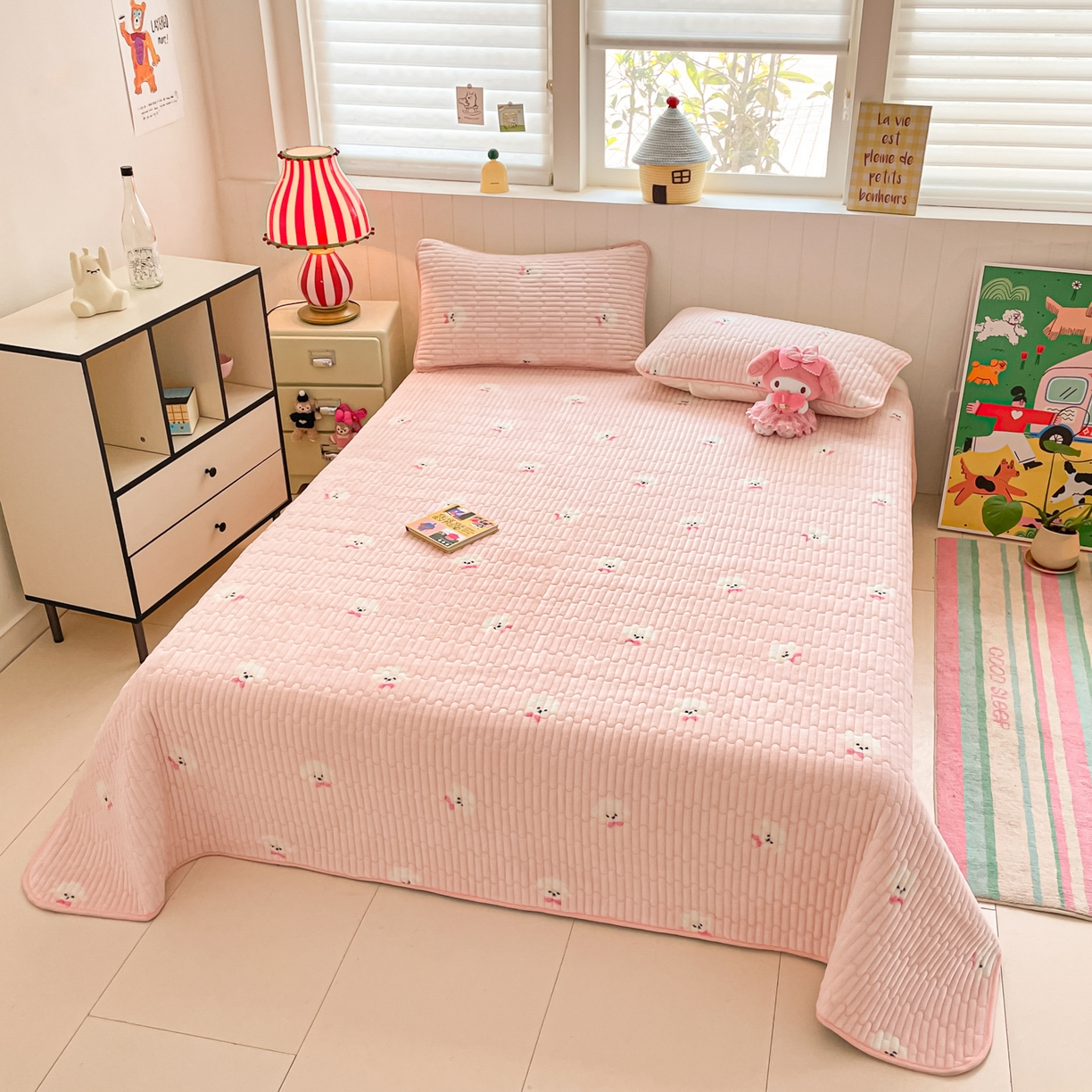 91家纺网 家纺一手货源 找家纺 贝扬思家纺 2025新款高克重牛奶绒豆豆被套床盖四件套-悦心系列 悦心-绒绒小狗粉