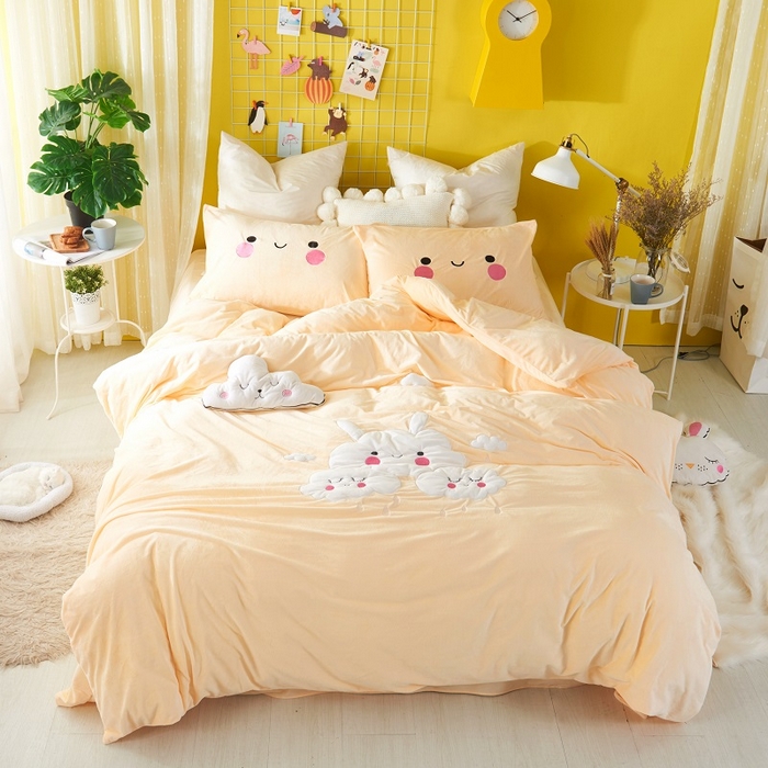 91家纺网 家纺一手货源 找家纺 （总）梵克保罗 2025秋冬新款高克重婴儿绒原创绣花工艺系列三件套四件套-花卉系列