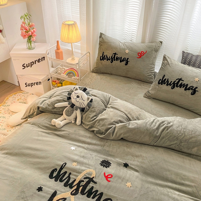 91家纺网 家纺一手货源 找家纺 梵克保罗 2025秋冬新款高克重婴儿绒原创绣花工艺系列三件套四件套-花卉系列 伊万卡-绿