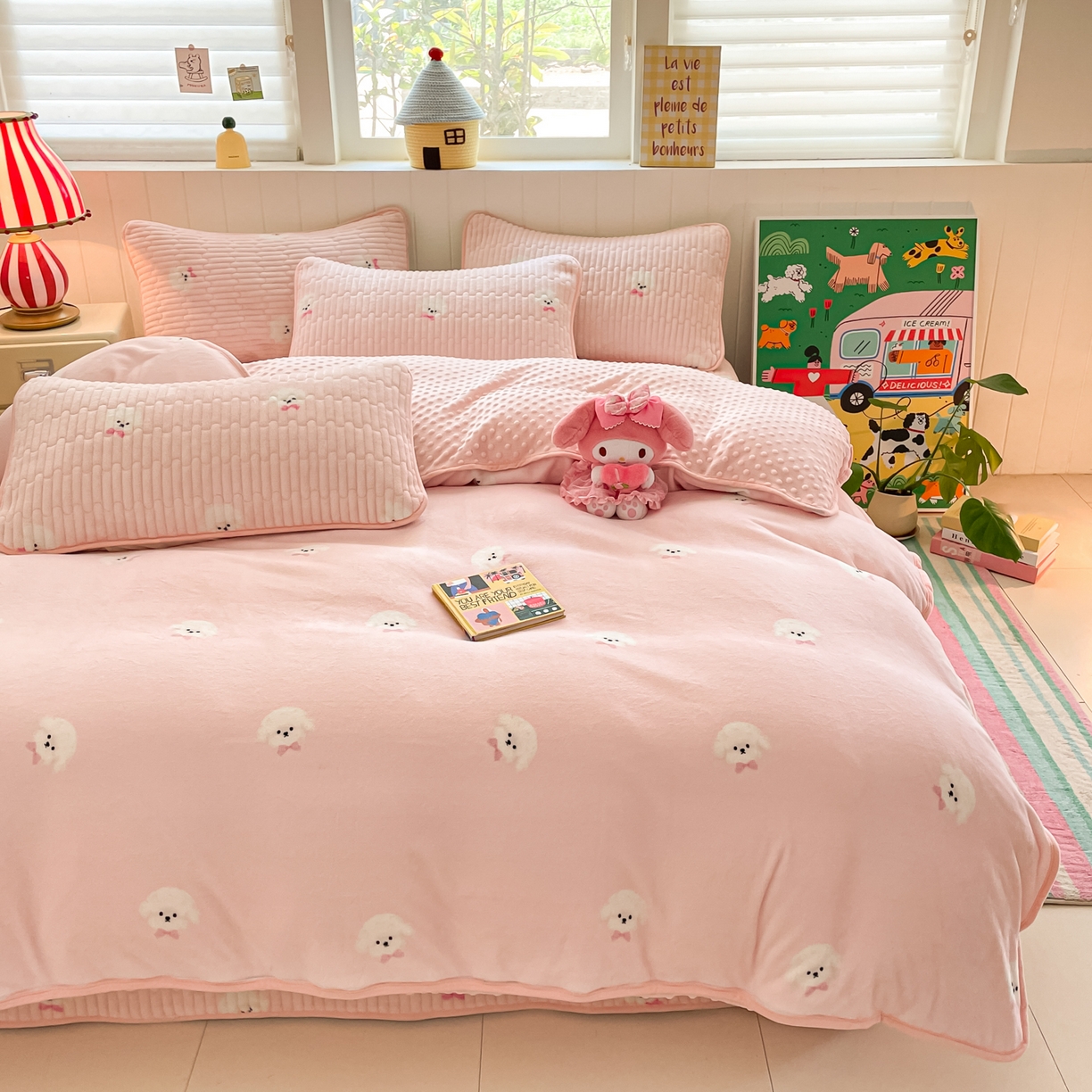 91家纺网 家纺一手货源 找家纺 贝扬思家纺 2025新款高克重牛奶绒豆豆被套床盖四件套-悦心系列 悦心-绒绒小狗粉