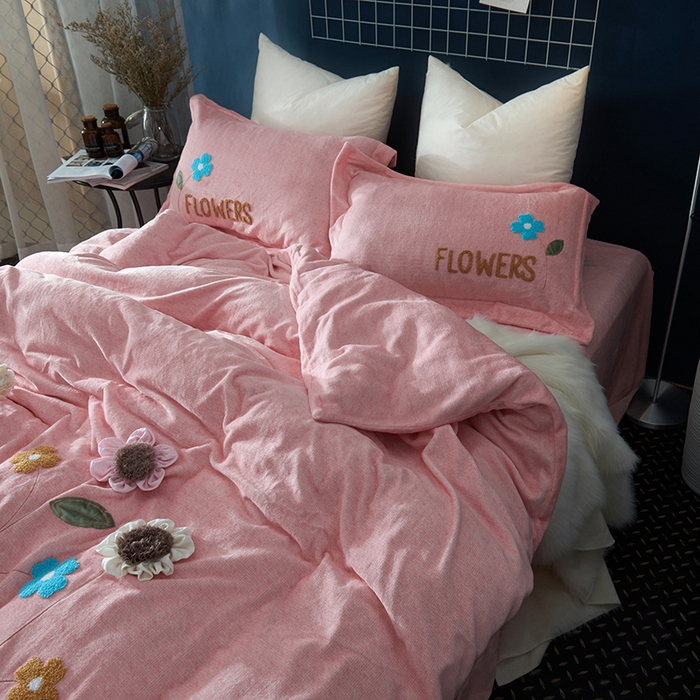 91家纺网 家纺一手货源 找家纺 梵克保罗 2025秋冬新款高克重婴儿绒原创绣花工艺系列三件套四件套-花卉系列 伊诗曼-玉