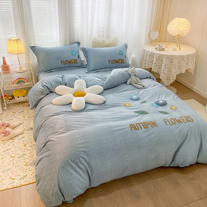 91家纺网 家纺一手货源 找家纺 梵克保罗 2025秋冬新款高克重婴儿绒原创绣花工艺系列三件套四件套-花卉系列 伊士曼-蓝