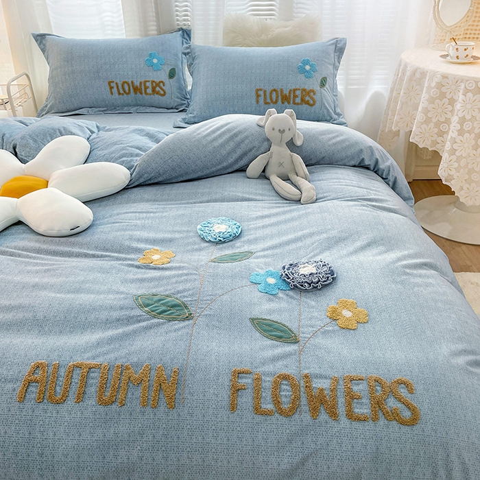 91家纺网 家纺一手货源 找家纺 梵克保罗 2025秋冬新款高克重婴儿绒原创绣花工艺系列三件套四件套-花卉系列 伊士曼-蓝