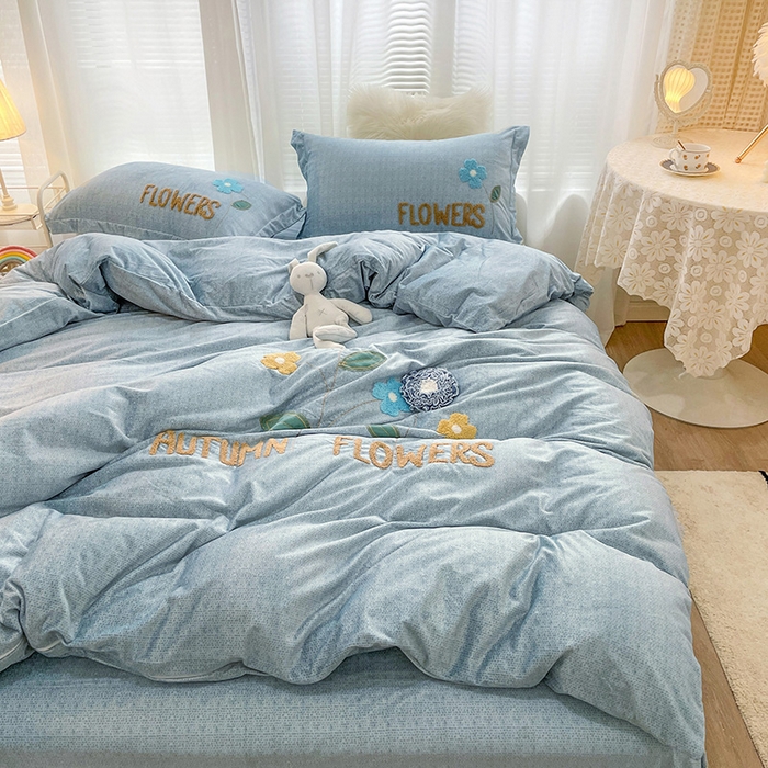 91家纺网 家纺一手货源 找家纺 梵克保罗 2025秋冬新款高克重婴儿绒原创绣花工艺系列三件套四件套-花卉系列 伊士曼-蓝