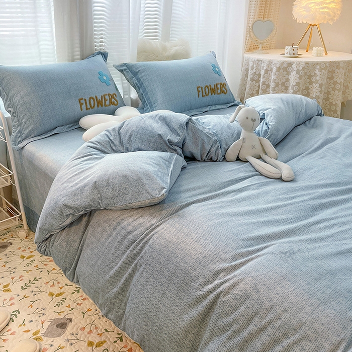 91家纺网 家纺一手货源 找家纺 梵克保罗 2025秋冬新款高克重婴儿绒原创绣花工艺系列三件套四件套-花卉系列 伊士曼-蓝