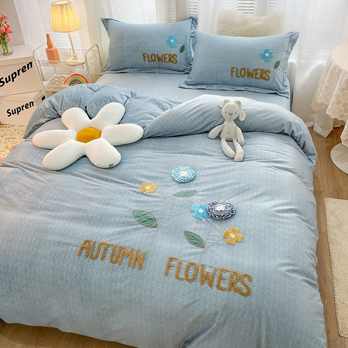 91家纺网 家纺一手货源 找家纺 梵克保罗 2025秋冬新款高克重婴儿绒原创绣花工艺系列三件套四件套-花卉系列 伊士曼-蓝