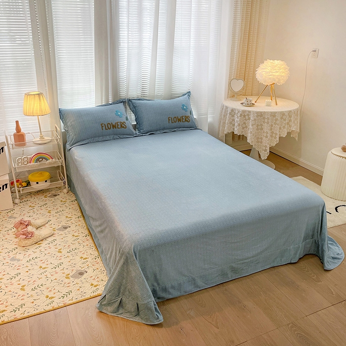 91家纺网 家纺一手货源 找家纺 梵克保罗 2025秋冬新款高克重婴儿绒原创绣花工艺系列三件套四件套-花卉系列 伊士曼-蓝