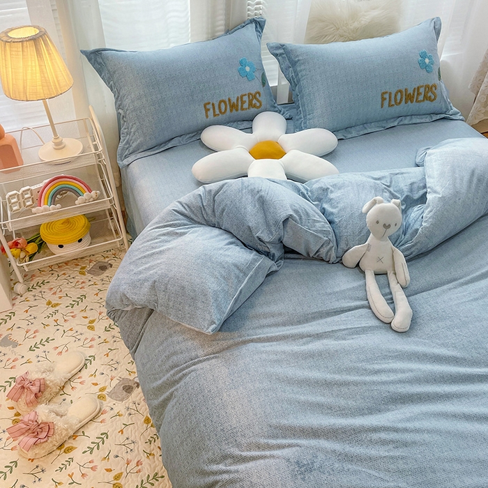 91家纺网 家纺一手货源 找家纺 梵克保罗 2025秋冬新款高克重婴儿绒原创绣花工艺系列三件套四件套-花卉系列 伊士曼-蓝