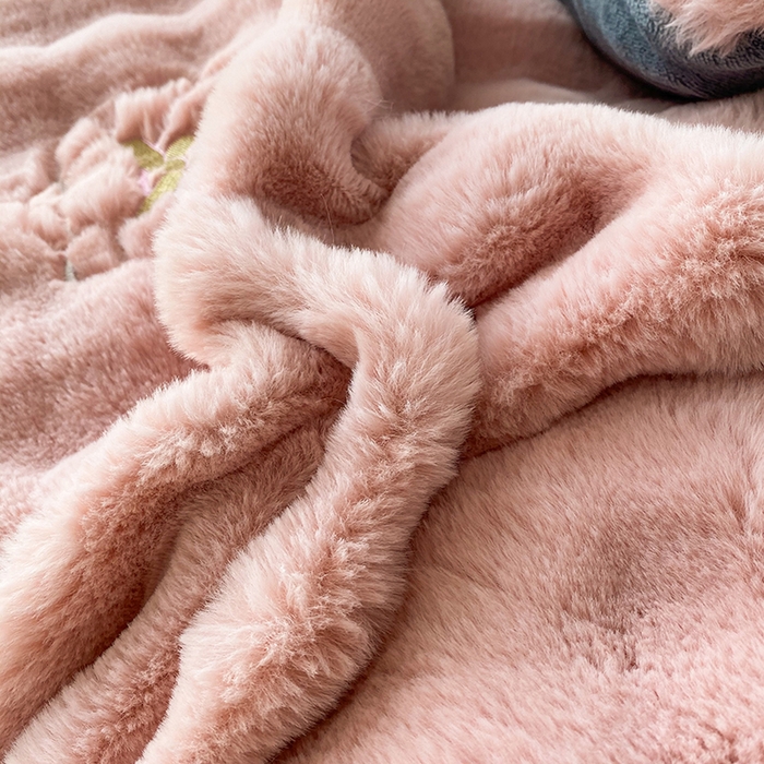 91家纺网 家纺一手货源 找家纺 潮邦创意家居 2025新款小米兔泡泡兔绒保暖四件套 米兔豆沙