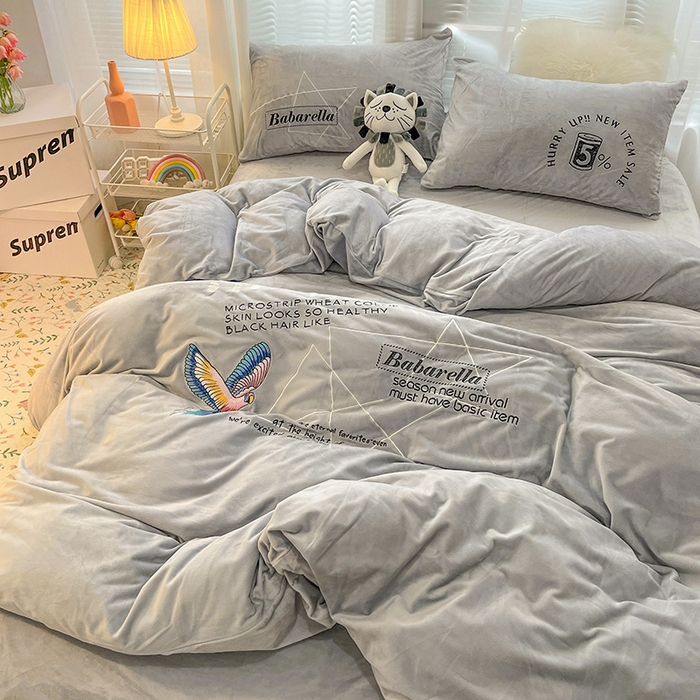 91家纺网 家纺一手货源 找家纺 梵克保罗 2025秋冬新款高克重婴儿绒原创绣花工艺系列三件套四件套-卡通系列 时尚节奏