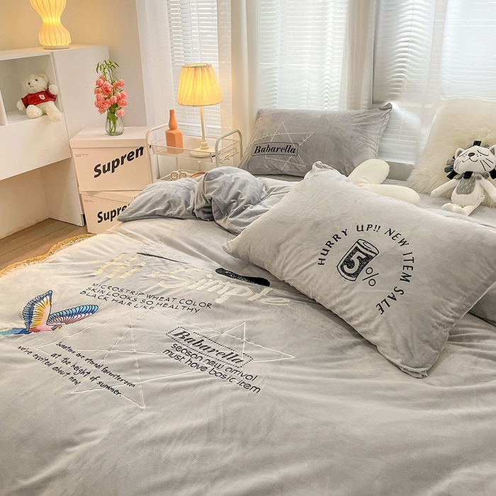 91家纺网 家纺一手货源 找家纺 梵克保罗 2025秋冬新款高克重婴儿绒原创绣花工艺系列三件套四件套-卡通系列 时尚节奏