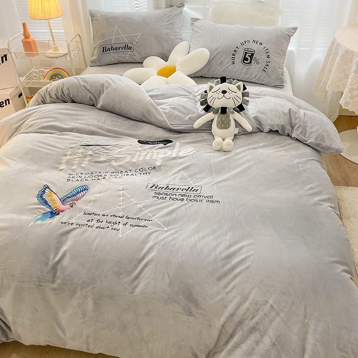 91家纺网 家纺一手货源 找家纺 梵克保罗 2025秋冬新款高克重婴儿绒原创绣花工艺系列三件套四件套-卡通系列 时尚节奏