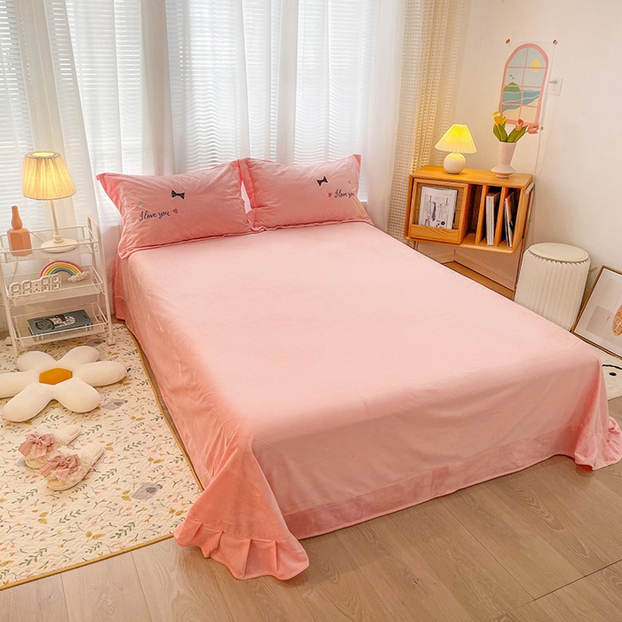 91家纺网 家纺一手货源 找家纺 梵克保罗 2025秋冬新款高克重婴儿绒原创绣花工艺系列三件套四件套-卡通系列 可爱兔-粉