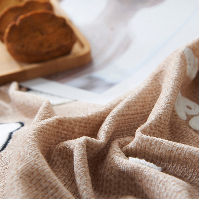 91家纺网 家纺一手货源 找家纺 梵克保罗 2025秋冬新款高克重婴儿绒原创绣花工艺系列三件套四件套-卡通系列 呆萌熊