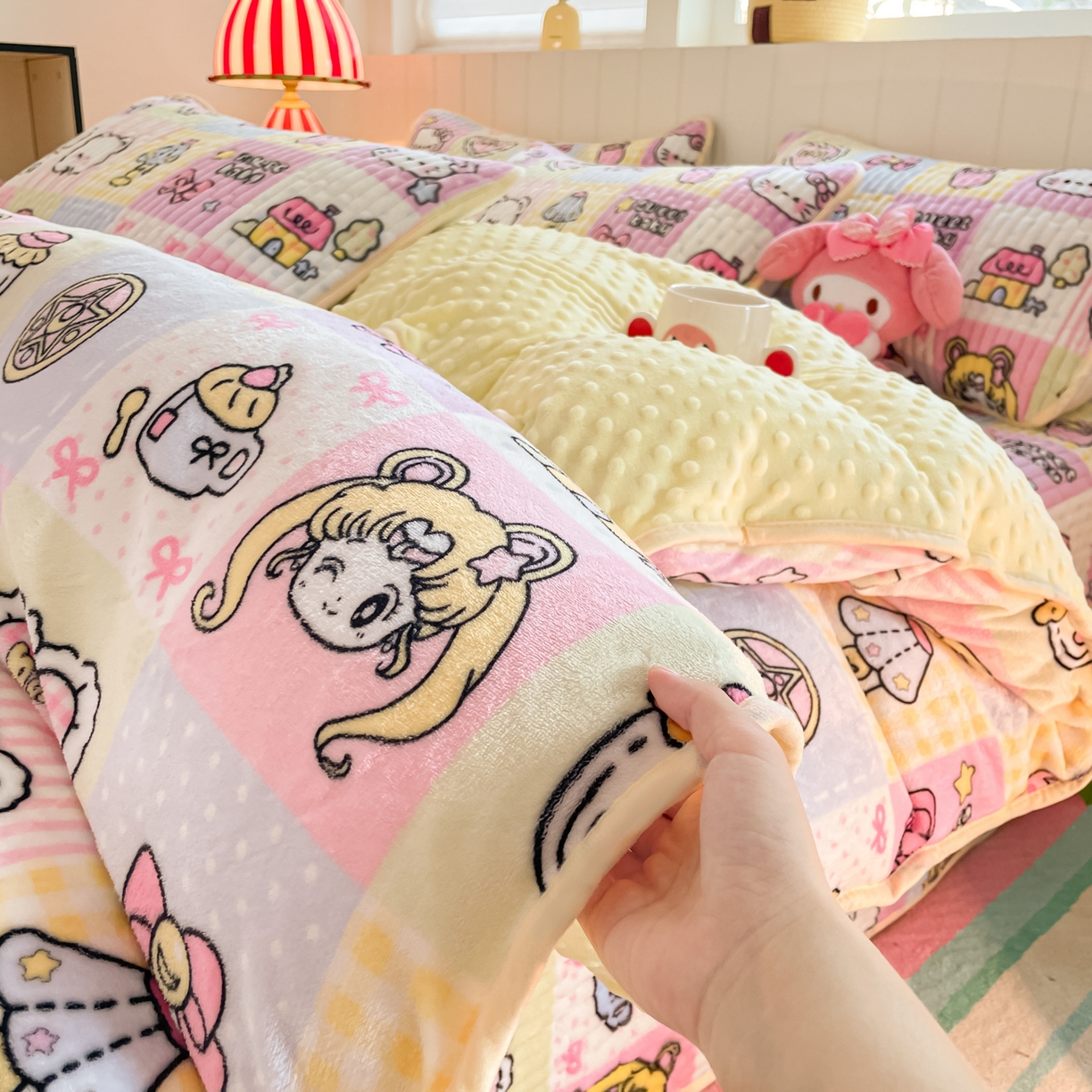 91家纺网 家纺一手货源 找家纺 贝扬思家纺 2025新款高克重牛奶绒豆豆被套床盖四件套-悦心系列 悦心-少女心