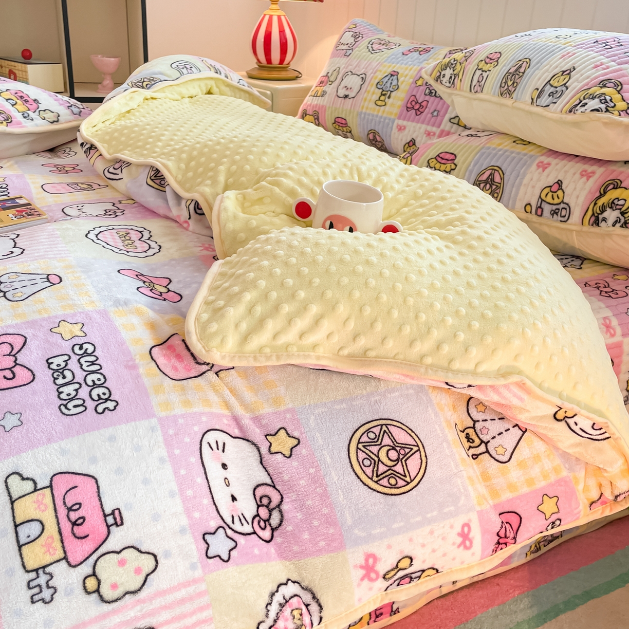 91家纺网 家纺一手货源 找家纺 贝扬思家纺 2025新款高克重牛奶绒豆豆被套床盖四件套-悦心系列 悦心-少女心