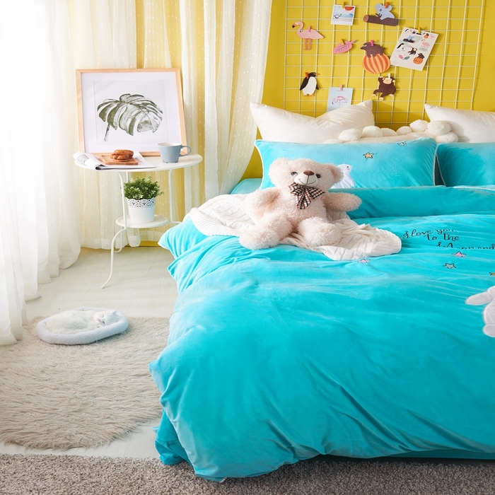 91家纺网 家纺一手货源 找家纺 梵克保罗 2025秋冬新款高克重婴儿绒原创绣花工艺系列三件套四件套-卡通系列 亲亲宝贝-翠兰