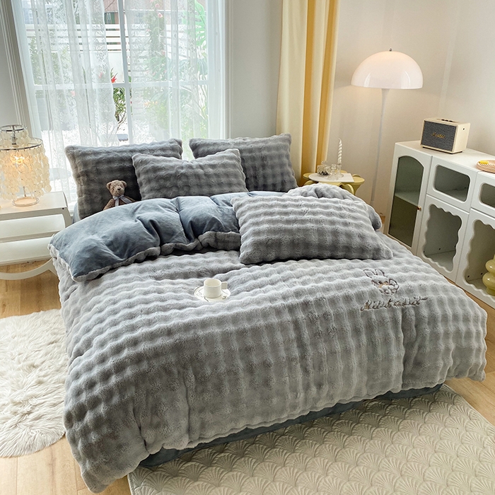 91家纺网 家纺一手货源 找家纺 潮邦创意家居 2025新款小米兔泡泡兔绒保暖四件套 米兔灰