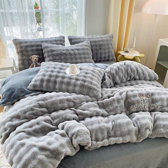 91家纺网 家纺一手货源 找家纺 潮邦创意家居 2025新款小米兔泡泡兔绒保暖四件套 米兔灰