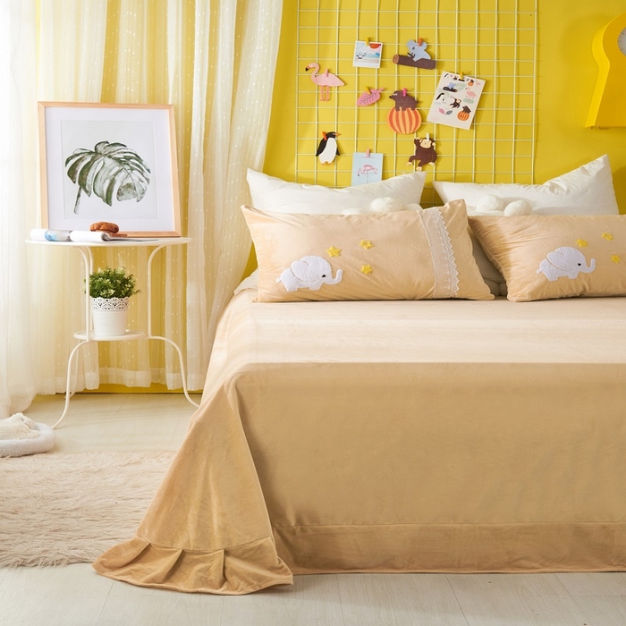 91家纺网 家纺一手货源 找家纺 梵克保罗 2025秋冬新款高克重婴儿绒原创绣花工艺系列三件套四件套-卡通系列 可爱象-咖