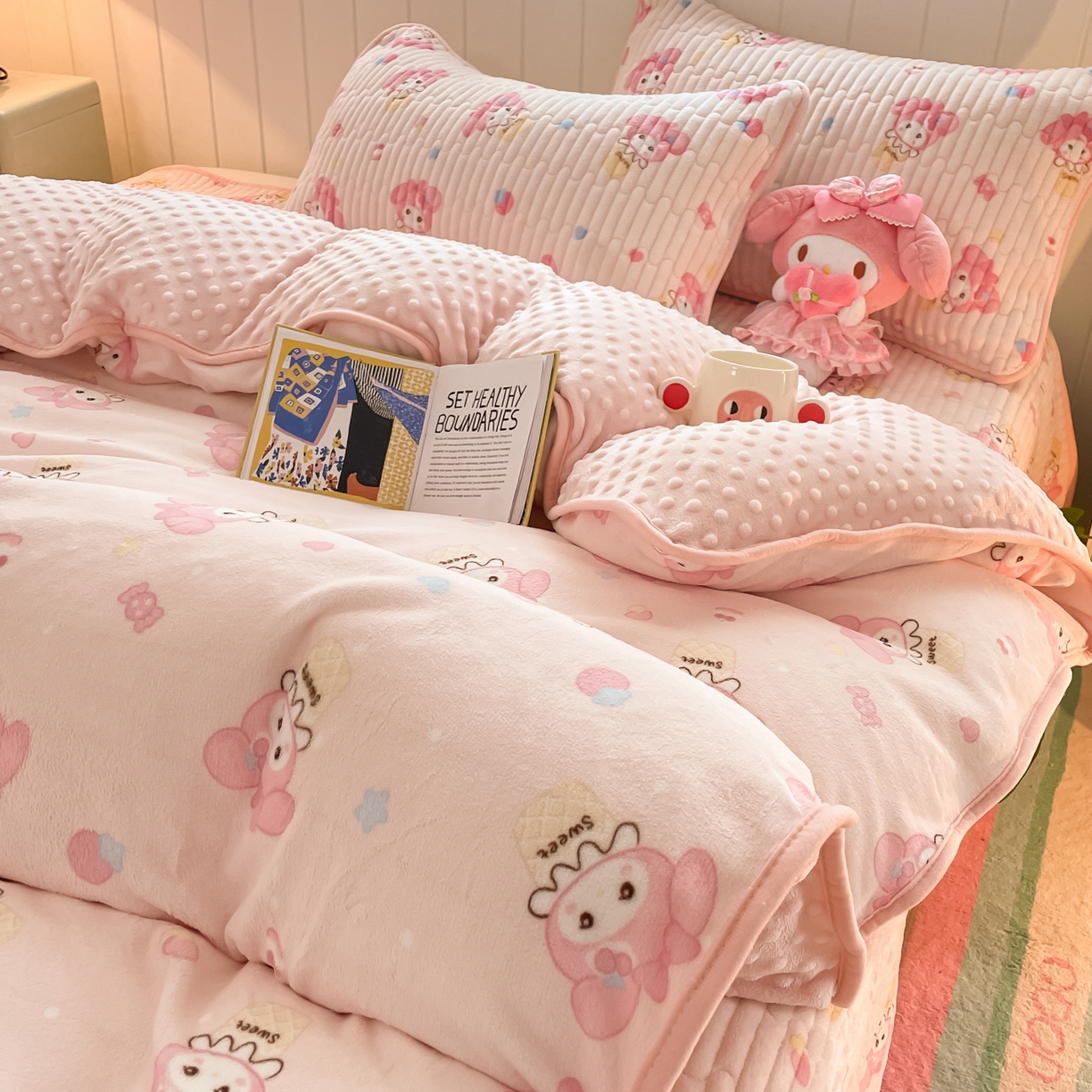 91家纺网 家纺一手货源 找家纺 贝扬思家纺 2025新款高克重牛奶绒豆豆被套床盖四件套-悦心系列 悦心-小美甜品屋