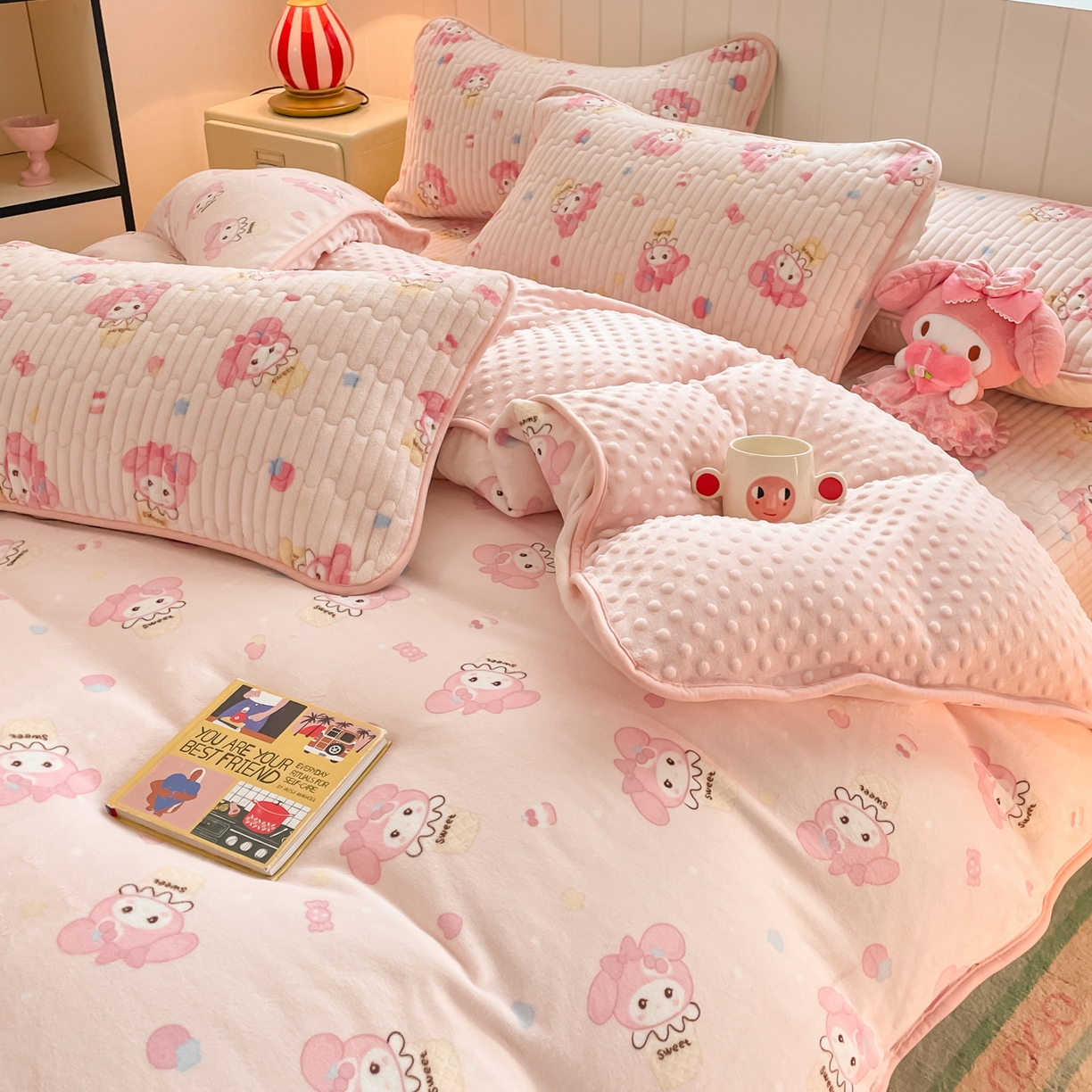 91家纺网 家纺一手货源 找家纺 贝扬思家纺 2025新款高克重牛奶绒豆豆被套床盖四件套-悦心系列 悦心-小美甜品屋