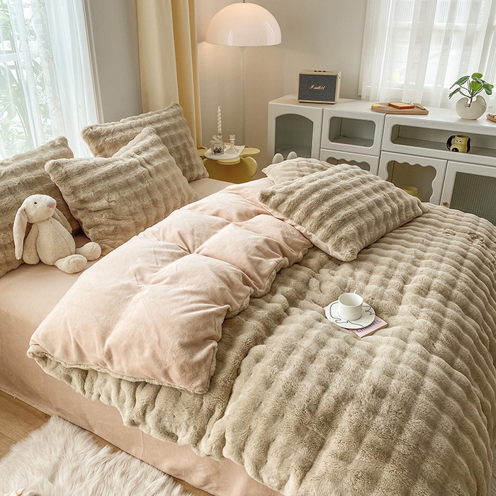 91家纺网 家纺一手货源 找家纺 潮邦创意家居 2025新款小米兔泡泡兔绒保暖四件套 米兔卡其