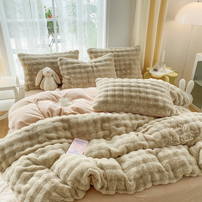 91家纺网 家纺一手货源 找家纺 潮邦创意家居 2025新款小米兔泡泡兔绒保暖四件套 米兔卡其