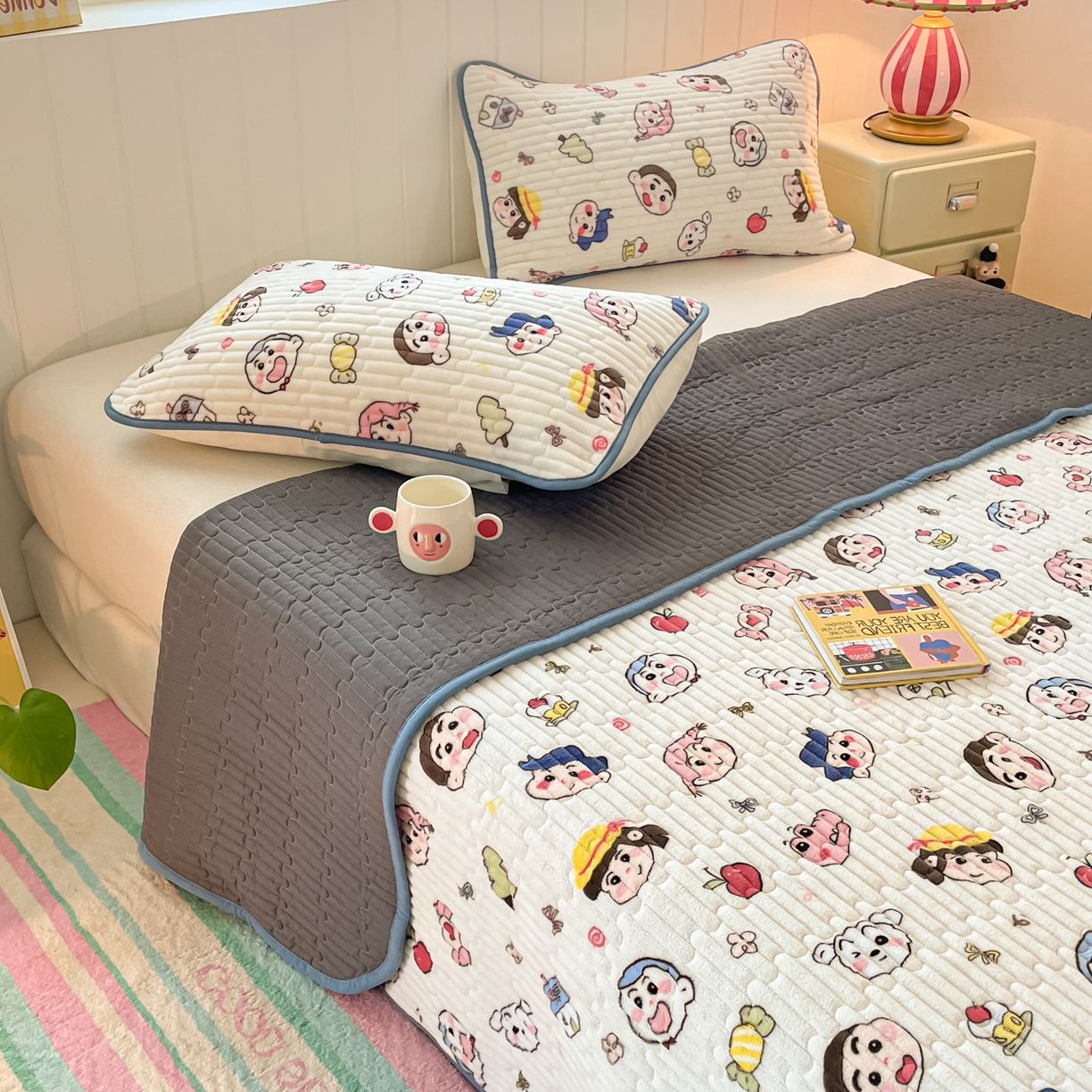 91家纺网 家纺一手货源 找家纺 贝扬思家纺 2025新款高克重牛奶绒豆豆被套床盖四件套-悦心系列 悦心-小小新