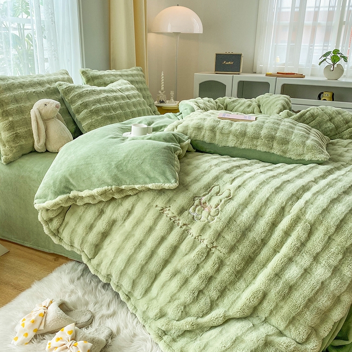 91家纺网 家纺一手货源 找家纺 潮邦创意家居 2025新款小米兔泡泡兔绒保暖四件套 米兔绿