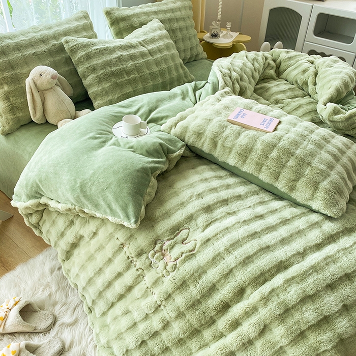 91家纺网 家纺一手货源 找家纺 潮邦创意家居 2025新款小米兔泡泡兔绒保暖四件套 米兔绿