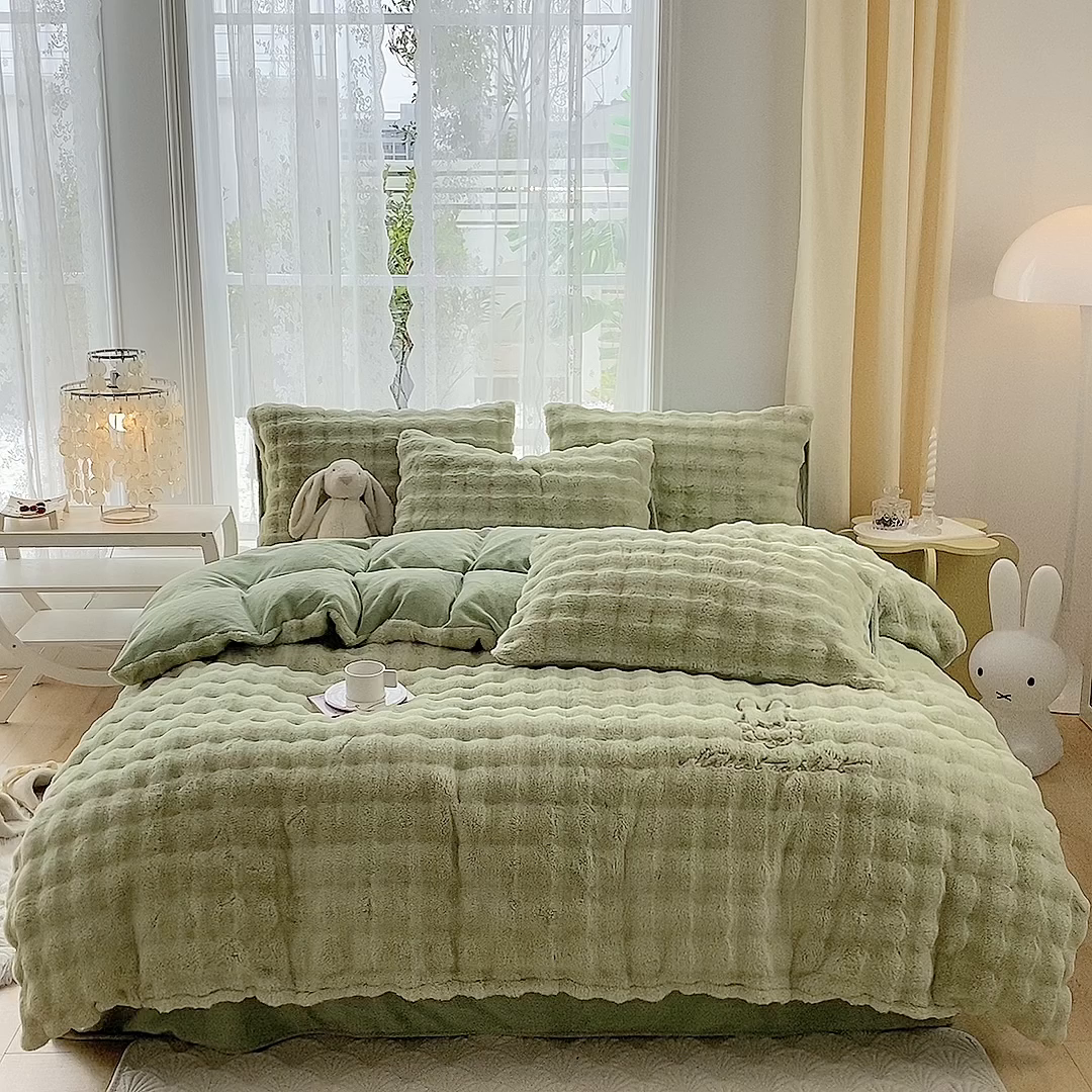 91家纺网 家纺一手货源 找家纺 潮邦创意家居 2025新款小米兔泡泡兔绒保暖四件套 米兔绿