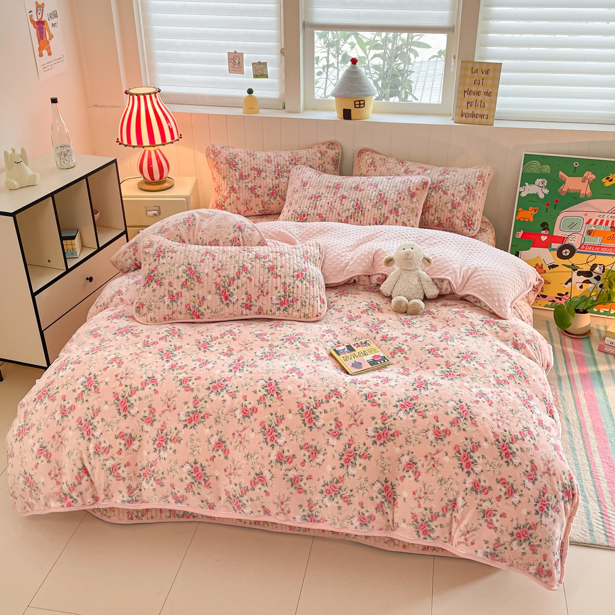 91家纺网 家纺一手货源 找家纺 贝扬思家纺 2025新款高克重牛奶绒豆豆被套床盖四件套-悦心系列 悦心-星辰闪烁