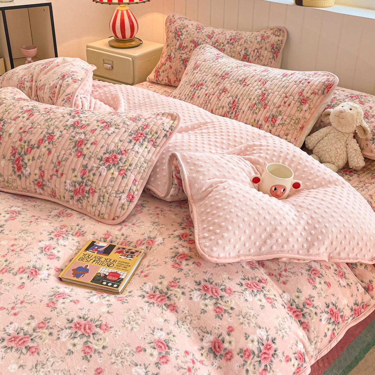 91家纺网 家纺一手货源 找家纺 贝扬思家纺 2025新款高克重牛奶绒豆豆被套床盖四件套-悦心系列 悦心-星辰闪烁