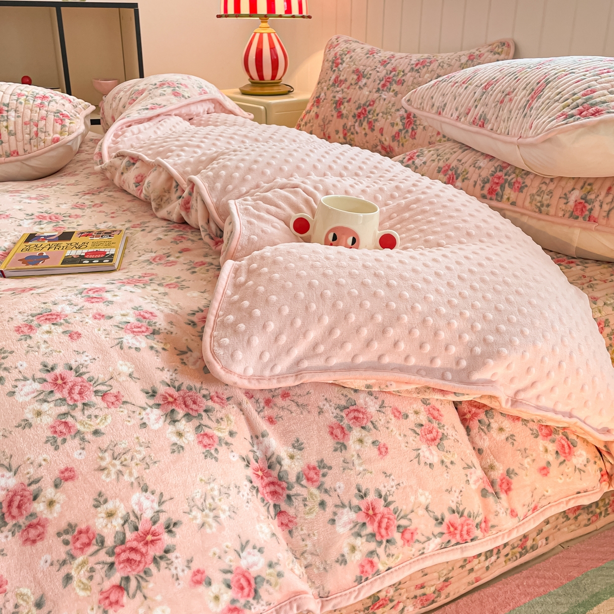 91家纺网 家纺一手货源 找家纺 贝扬思家纺 2025新款高克重牛奶绒豆豆被套床盖四件套-悦心系列 悦心-星辰闪烁