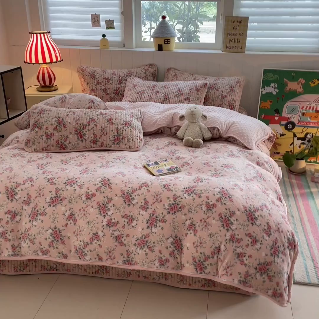 91家纺网 家纺一手货源 找家纺 贝扬思家纺 2025新款高克重牛奶绒豆豆被套床盖四件套-悦心系列 悦心-星辰闪烁