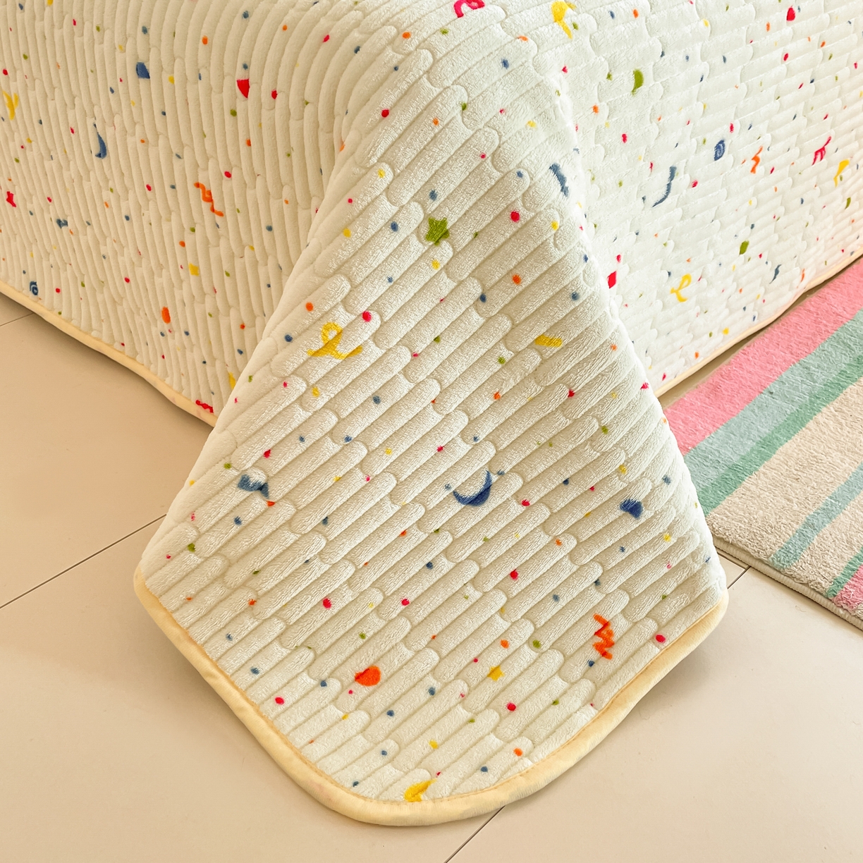 91家纺网 家纺一手货源 找家纺 贝扬思家纺 2025新款高克重牛奶绒豆豆被套床盖四件套-悦心系列 悦心-芝士酪