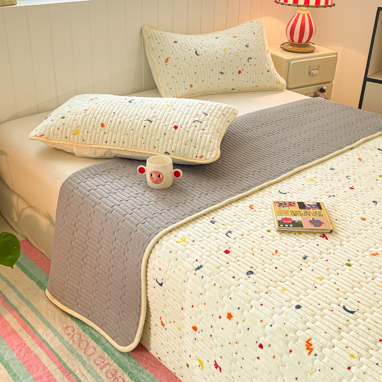 91家纺网 家纺一手货源 找家纺 贝扬思家纺 2025新款高克重牛奶绒豆豆被套床盖四件套-悦心系列 悦心-芝士酪