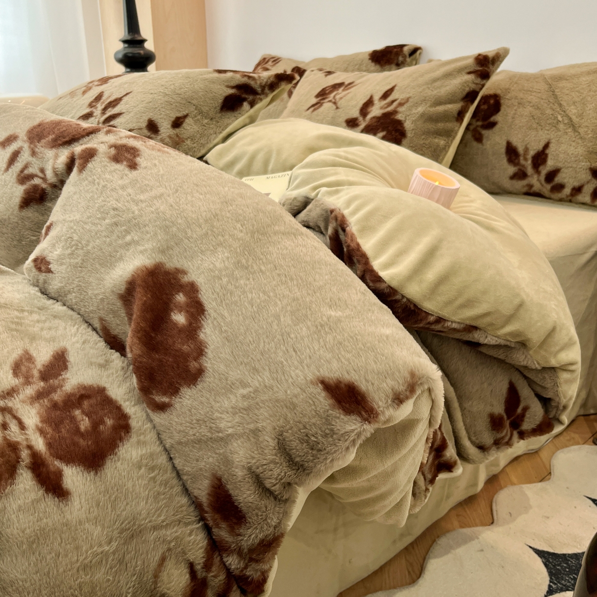 91家纺网 家纺一手货源 找家纺 金爱家 2025新款全消光牛奶绒A类赫本风纯色獭兔毛绒立体牛奶绒四件套 兔毛-花朵浅绿