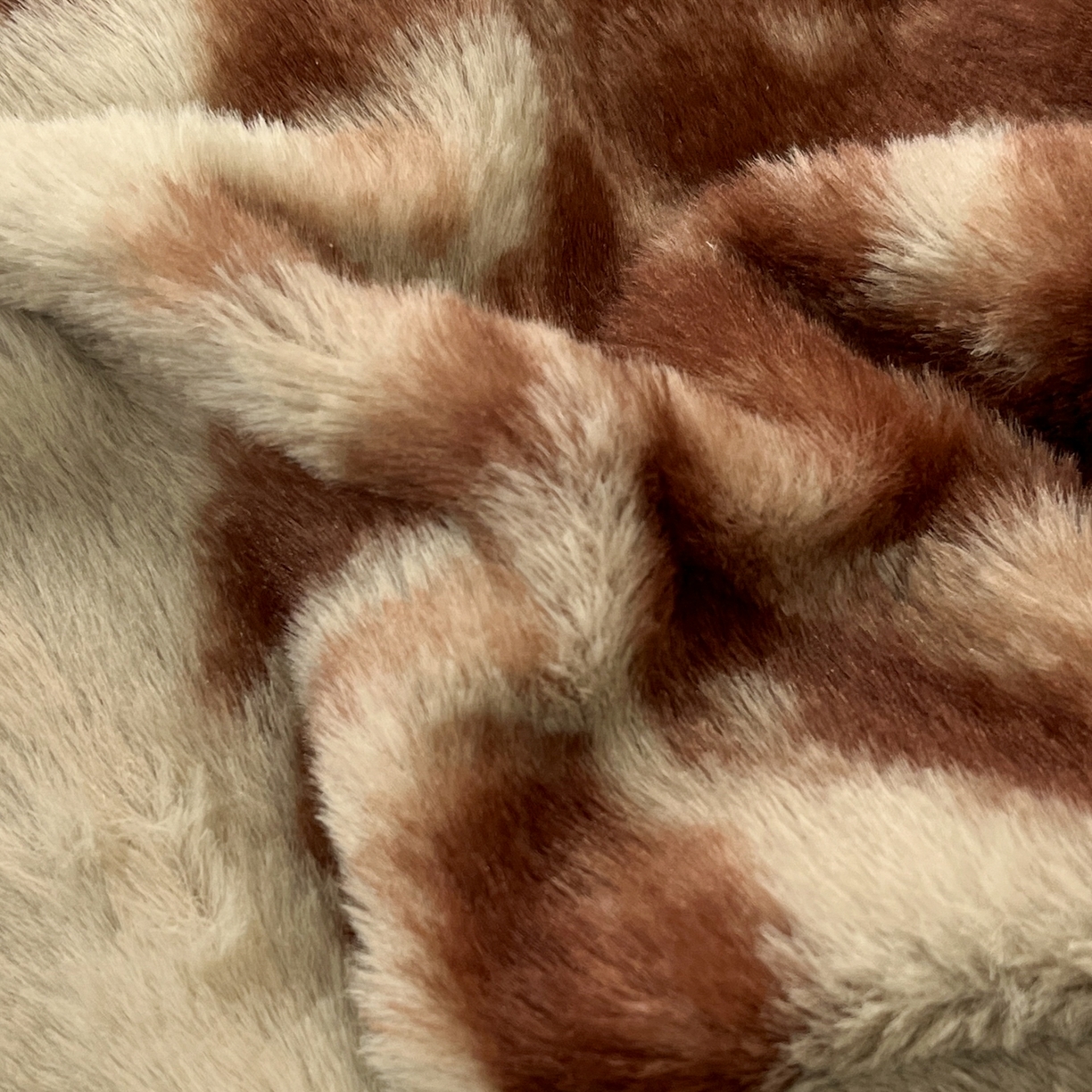 91家纺网 家纺一手货源 找家纺 金爱家 2025新款全消光牛奶绒A类赫本风纯色獭兔毛绒立体牛奶绒四件套 兔毛-花朵浅绿