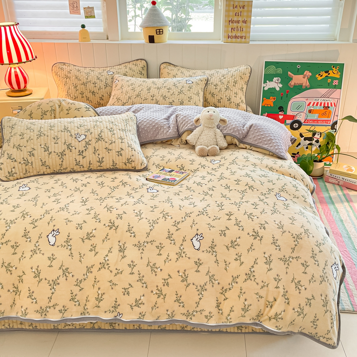 91家纺网 家纺一手货源 找家纺 贝扬思家纺 2025新款高克重牛奶绒豆豆被套床盖四件套-悦心系列 悦心-枝枝兔